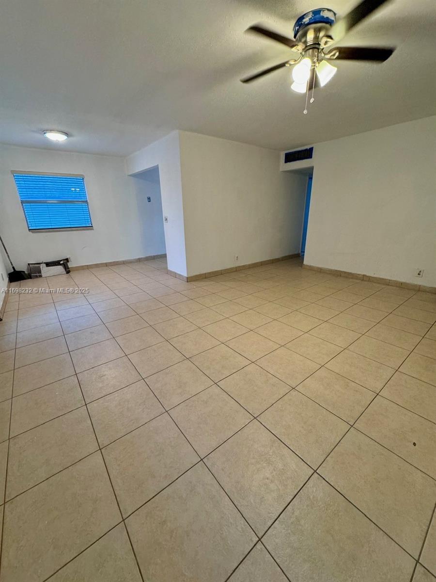 KINGS POINT BRITTANY COND - Residential
