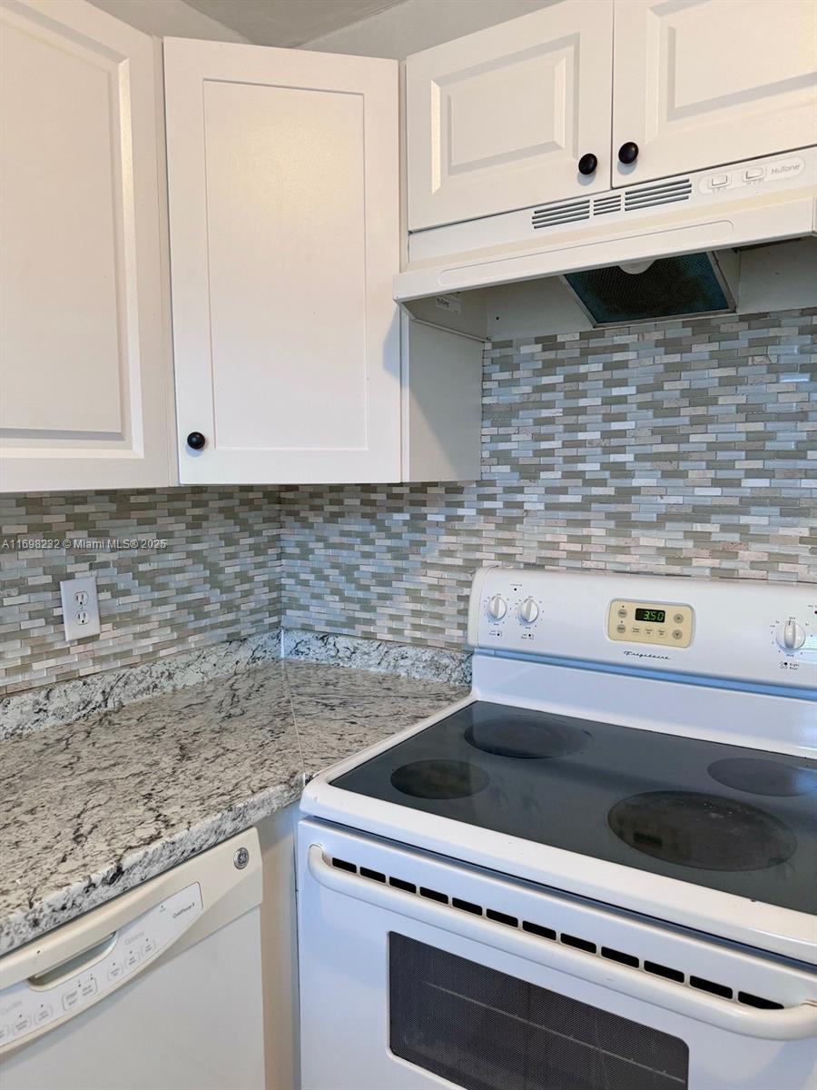 KINGS POINT BRITTANY COND - Residential
