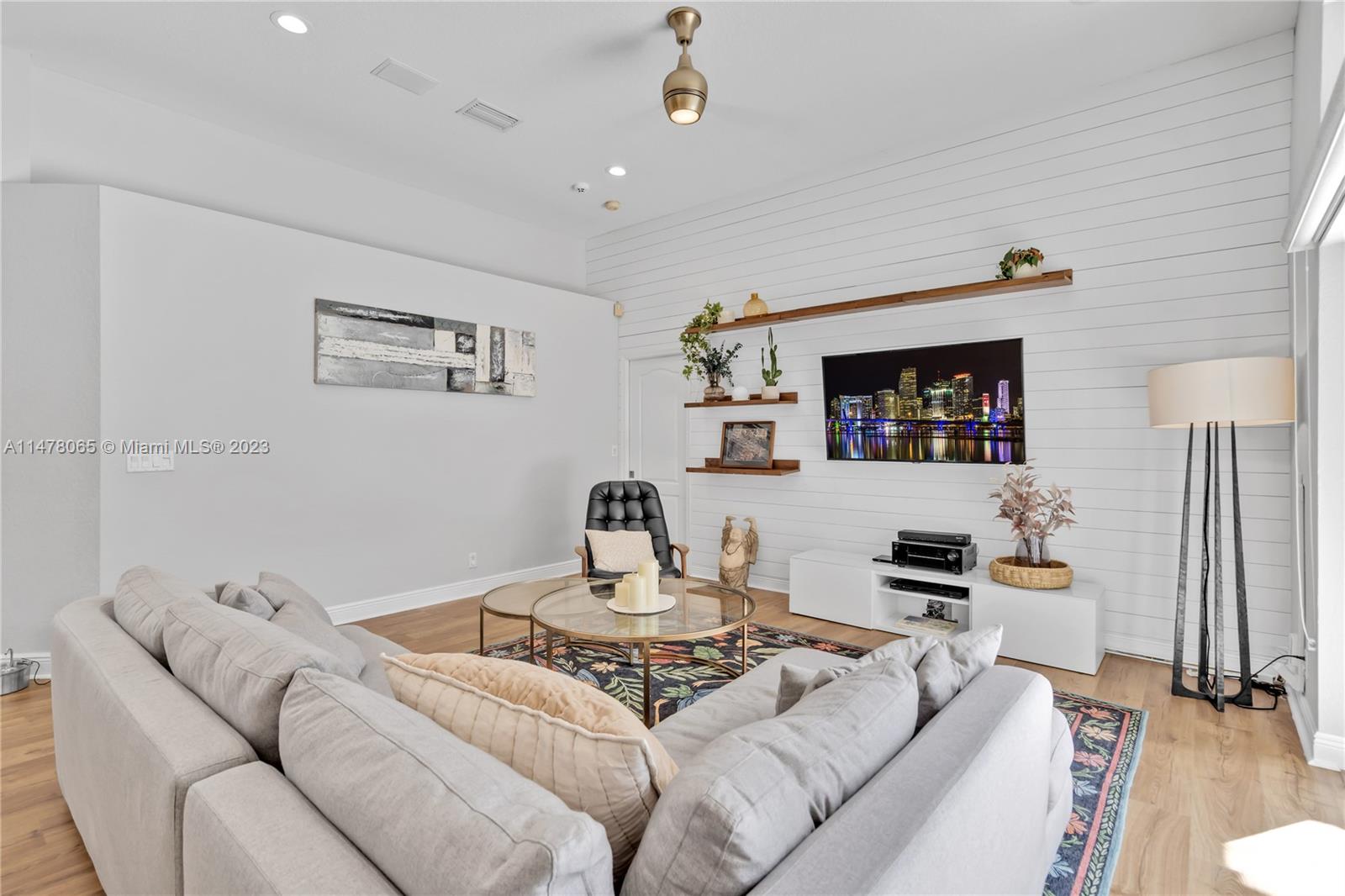 KENSINGTON - Residential