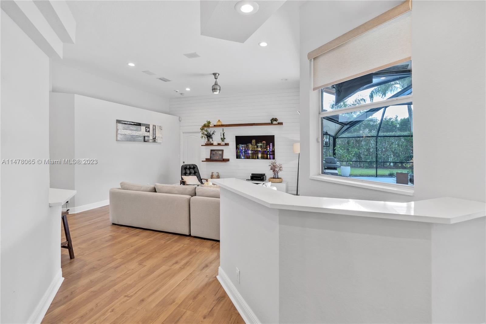 KENSINGTON - Residential