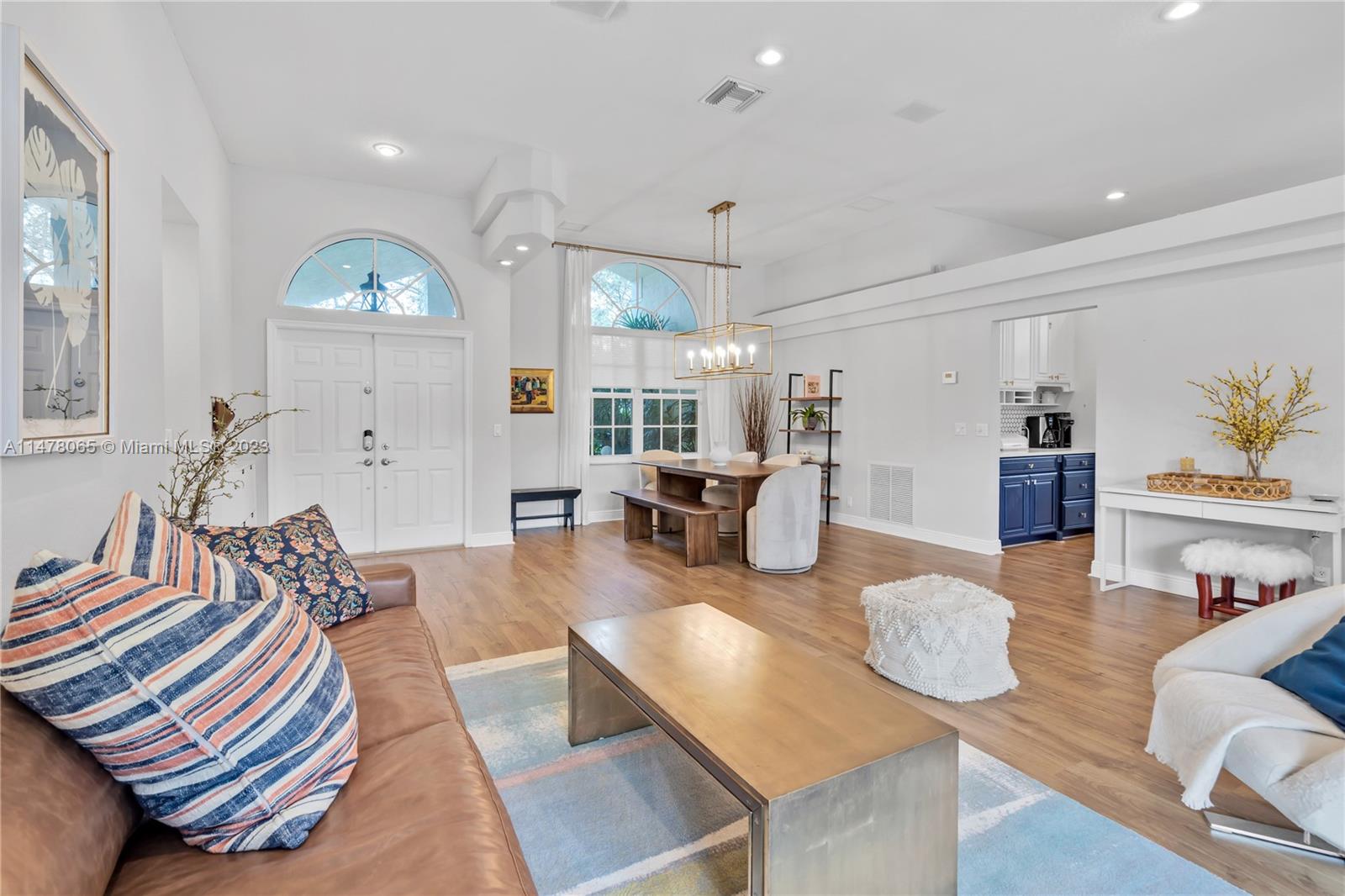 KENSINGTON - Residential