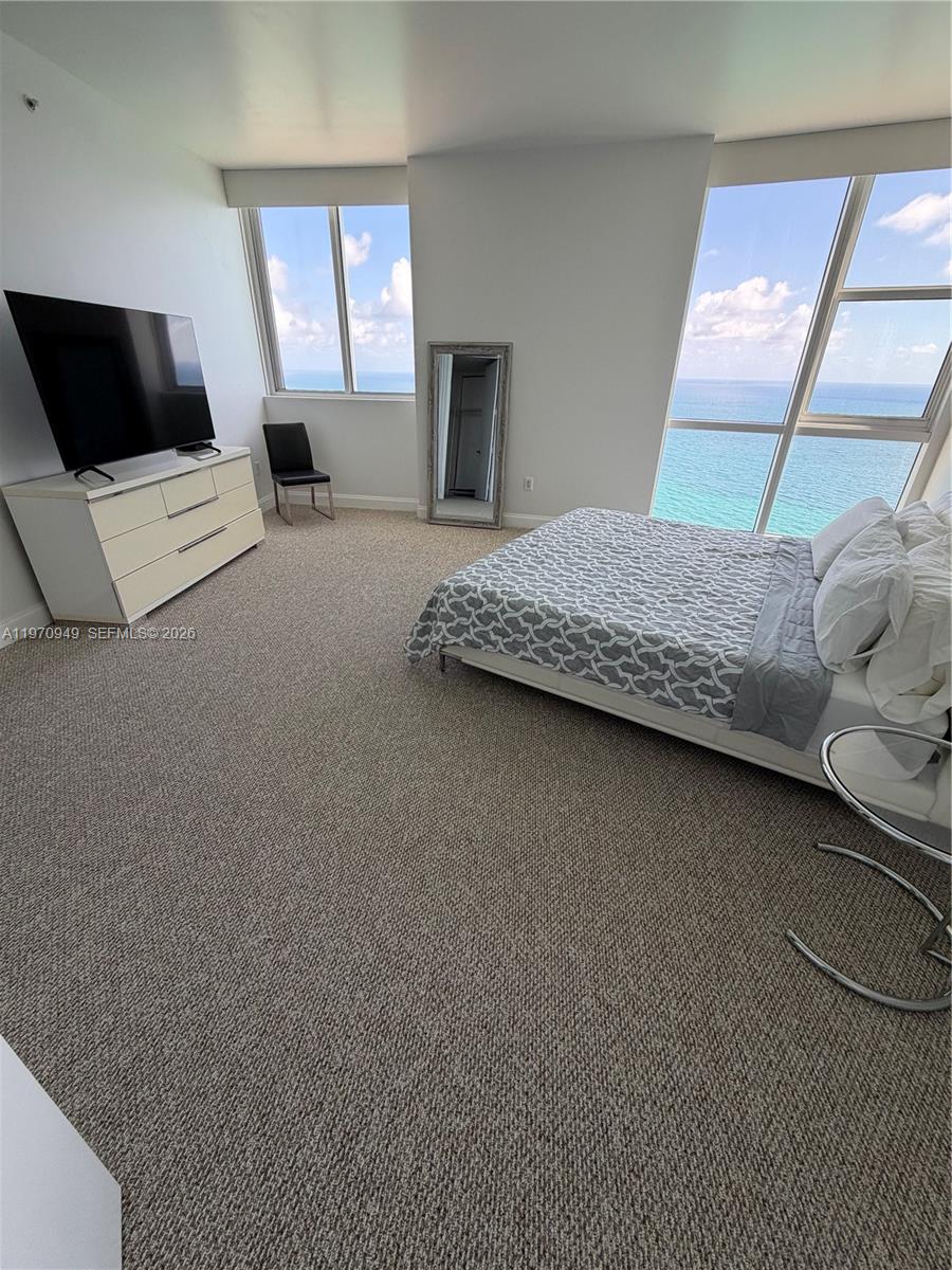 TRUMP ROYALE CONDO - Residential