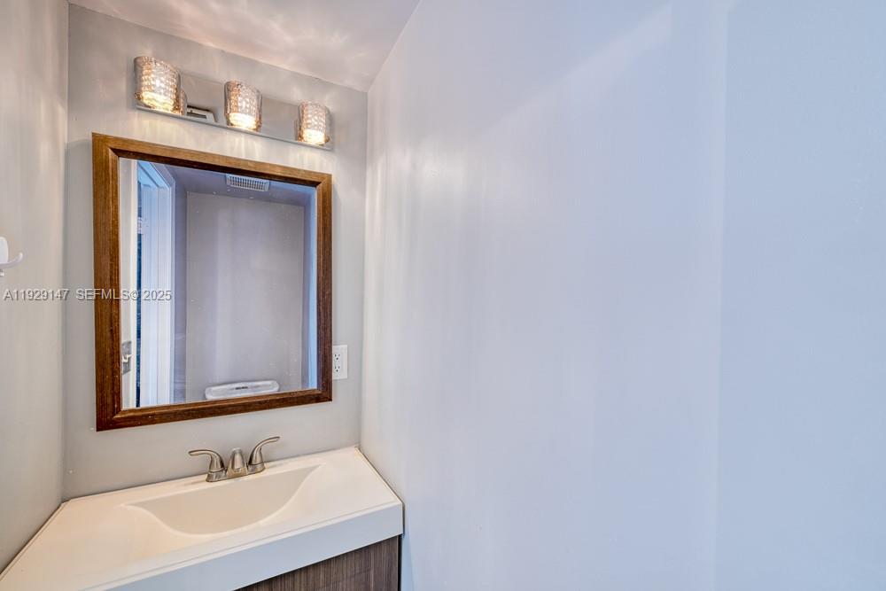 SHADOW WOOD - Residential