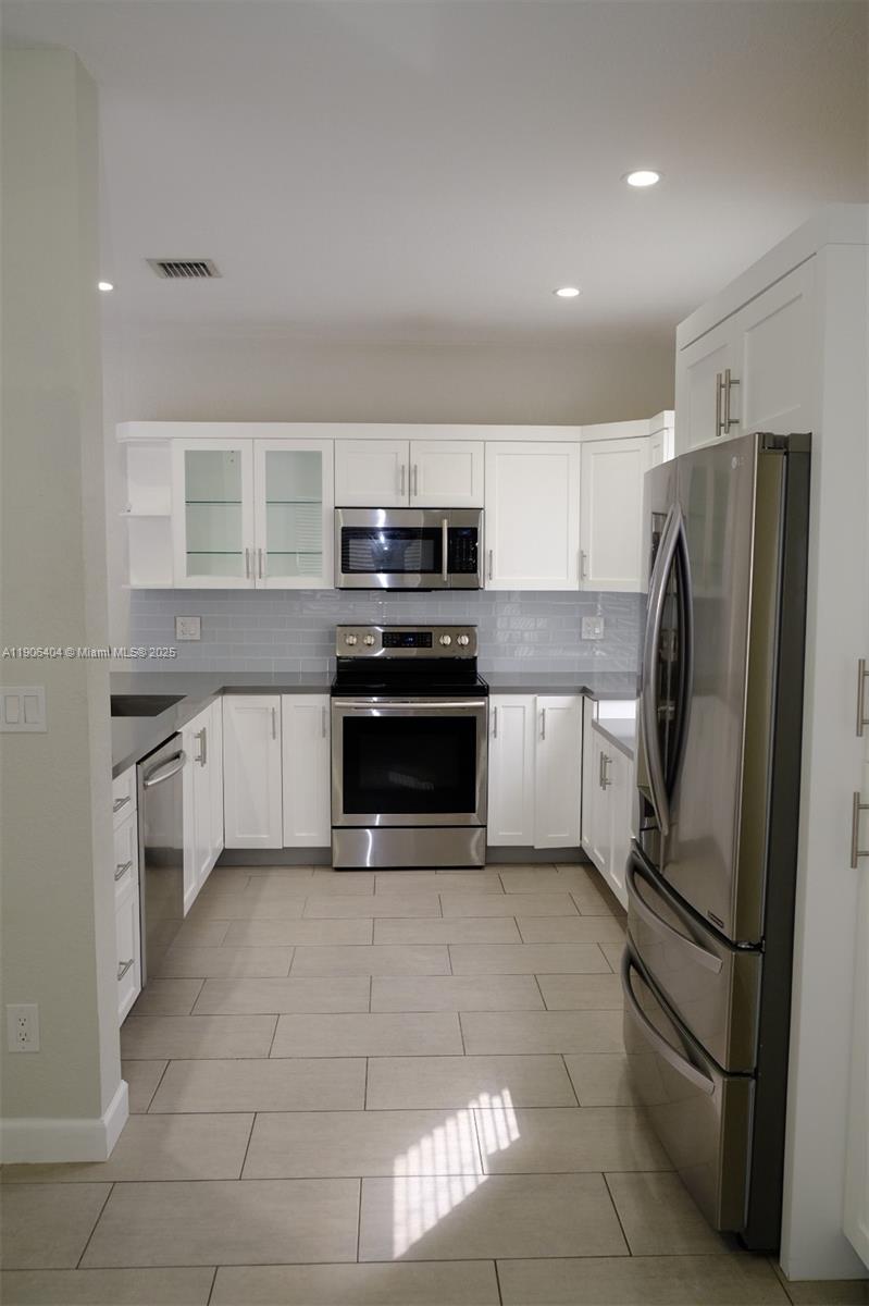 PEMBROKE SHORES - Residential Lease