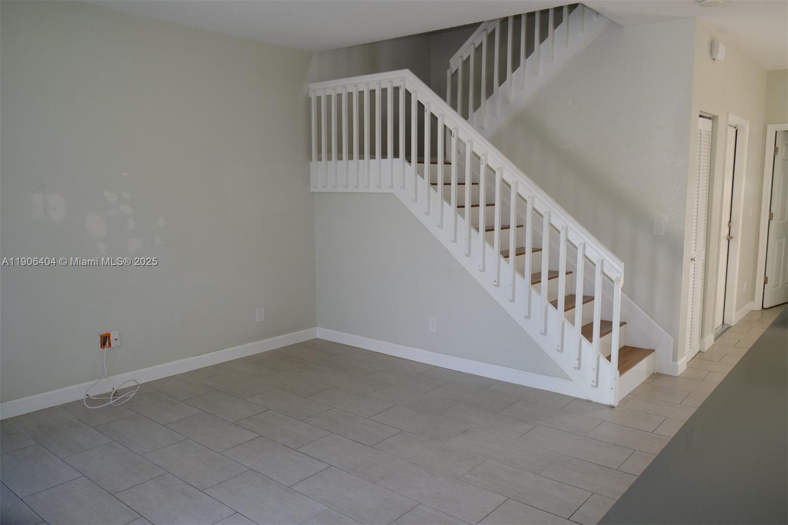 PEMBROKE SHORES - Residential Lease