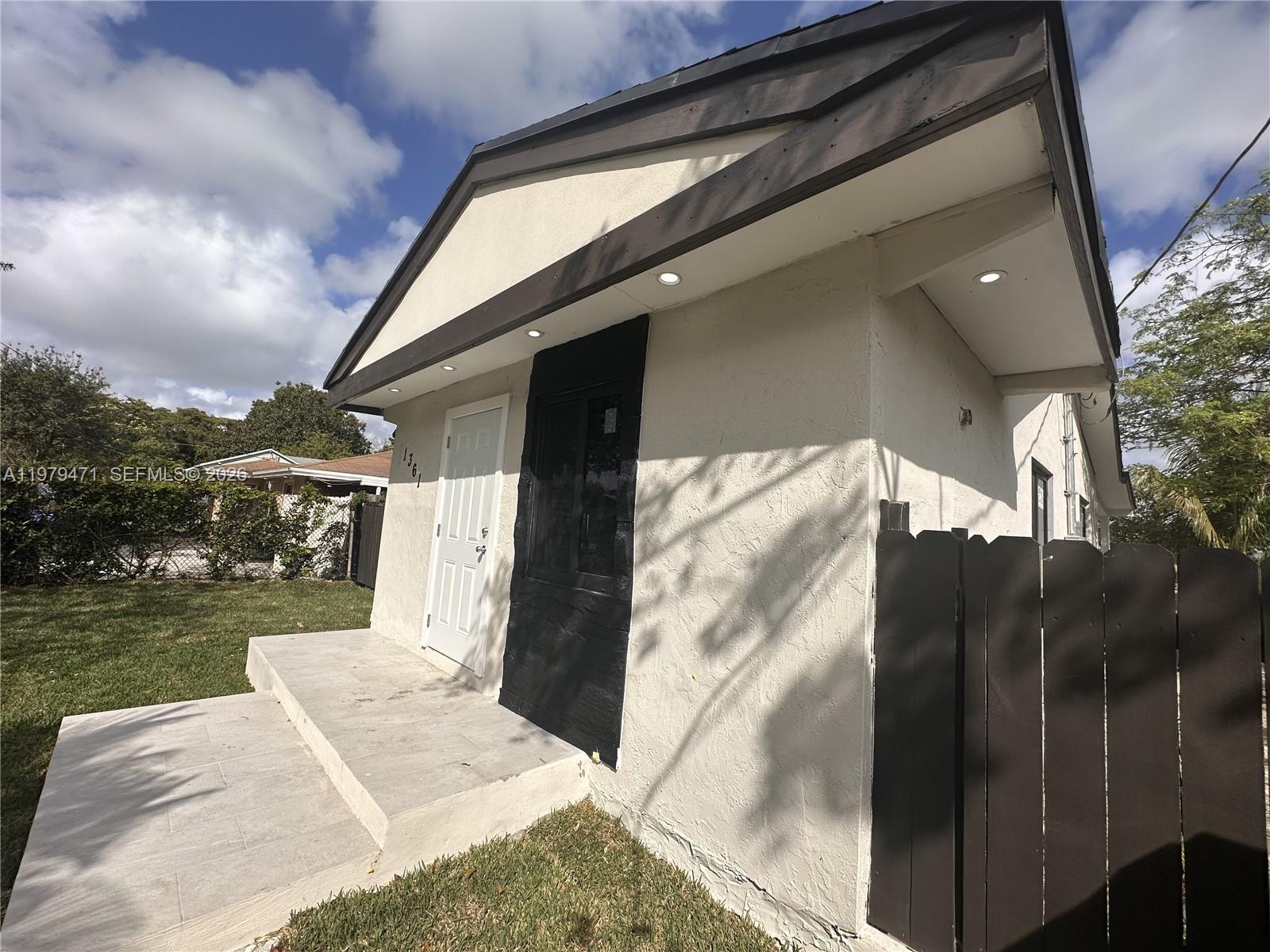 ORCHARD VILLA MANOR - Residential