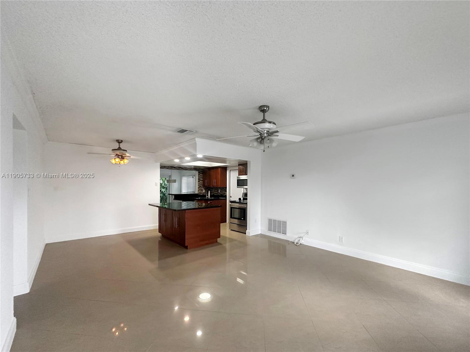 MAINLANDS OF TAMARAC LAKE - Residential Lease