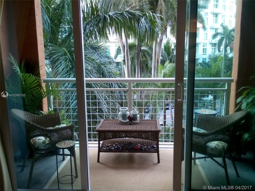 **REDUCED**2/2 split floorplan in excellent condition, quiet with tranquil palm tree views and private patio, available immediately for a 1 year lease**Carpets are newer, in great condition and have been professionally steam cleaned**Unit assigned parking space convenient in same floor as unit. Both bath rooms feature glass shower doors. Unit has newer energy efficient AC.CITE is a full-service condo offering 24/7 front desk, valet and security. Resort-style amenities include beach-style-pool, jacuzzi, large gym, clubroom w/pool billiard, business lounge with free internet 24/7. Cool retail on premises. Walk to shopping and dining and enjoy famous Margret Pace Waterfront park at your doorstep. In close proximity to Downtown, Brickell, airport, hospitals and the beaches**EASY SHOWING**