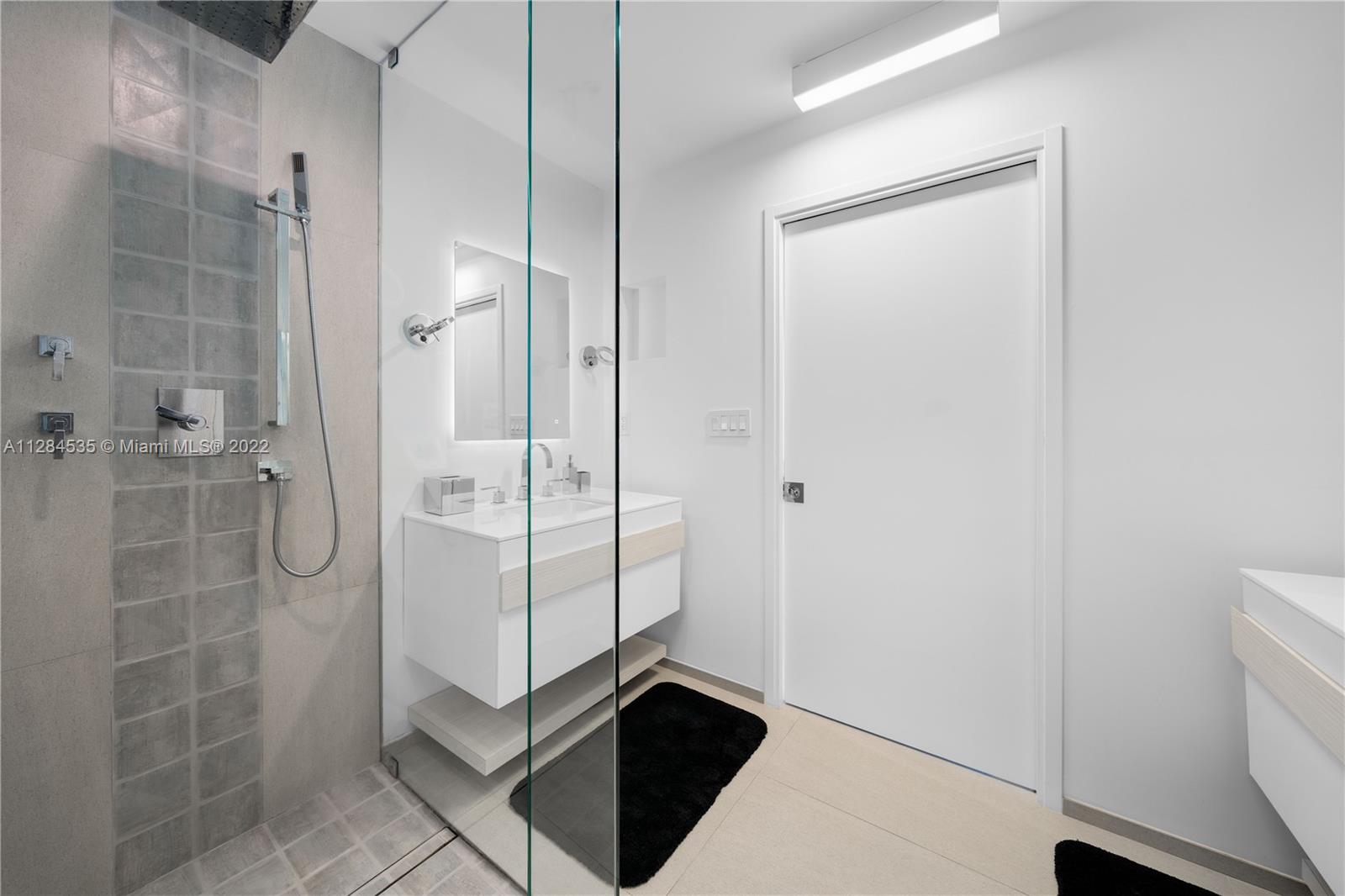 CONTINUUM ON SOUTH BEACH - Residential