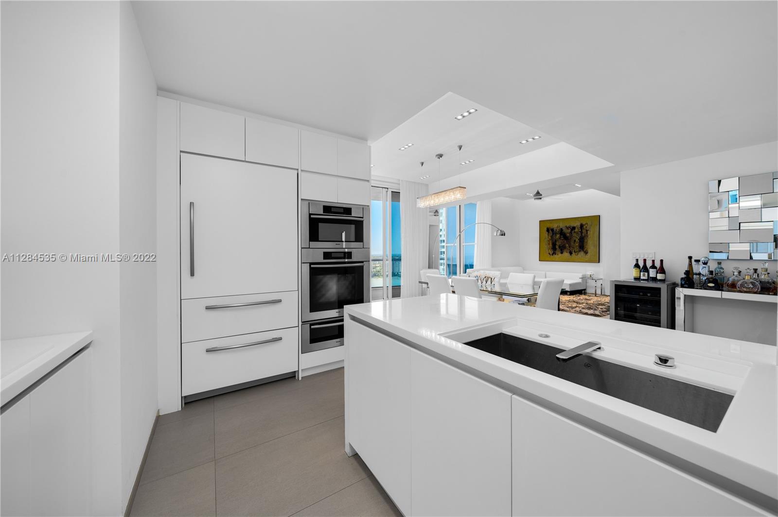 CONTINUUM ON SOUTH BEACH - Residential