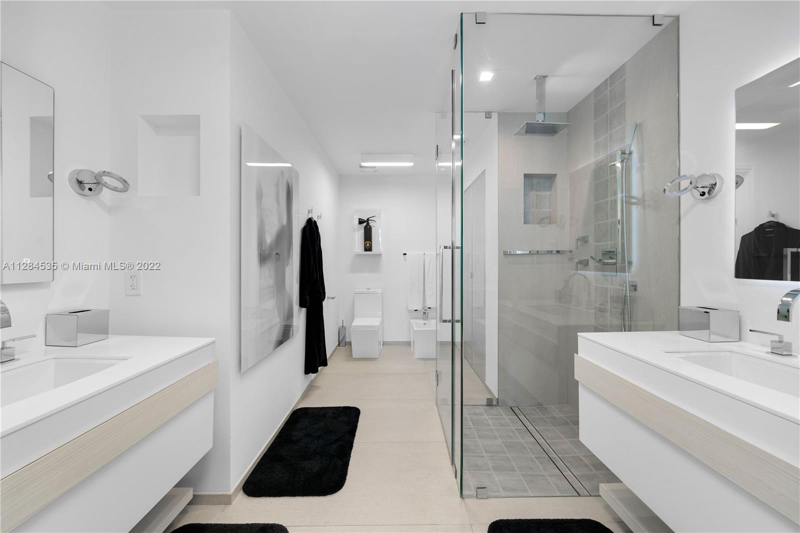 CONTINUUM ON SOUTH BEACH - Residential