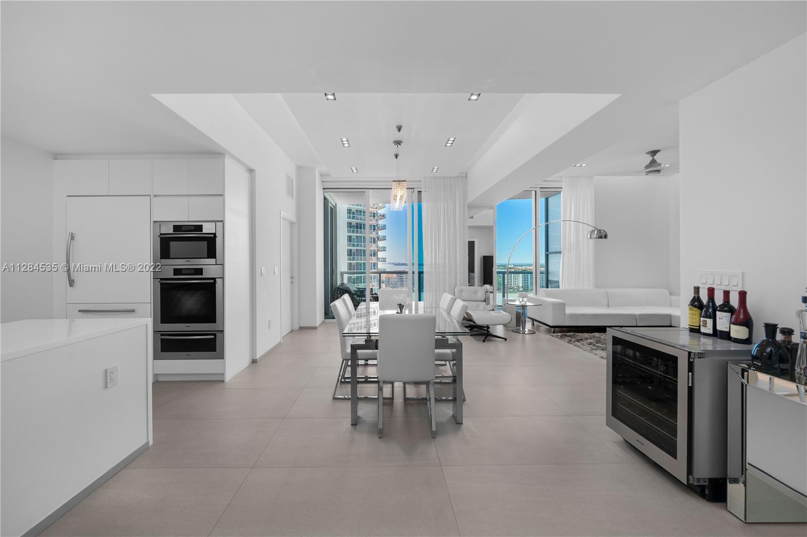 CONTINUUM ON SOUTH BEACH - Residential