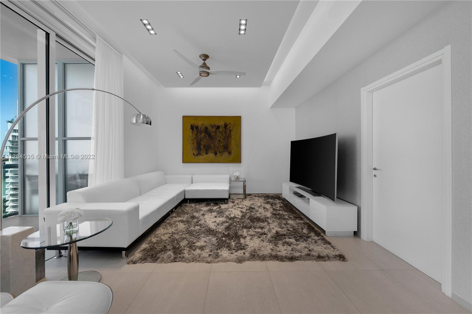 CONTINUUM ON SOUTH BEACH - Residential