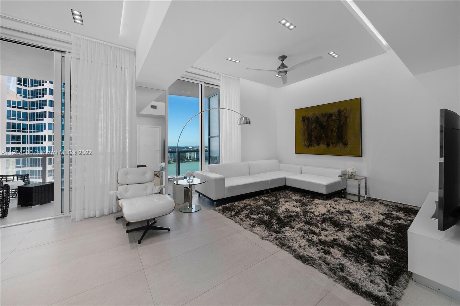 CONTINUUM ON SOUTH BEACH - Residential