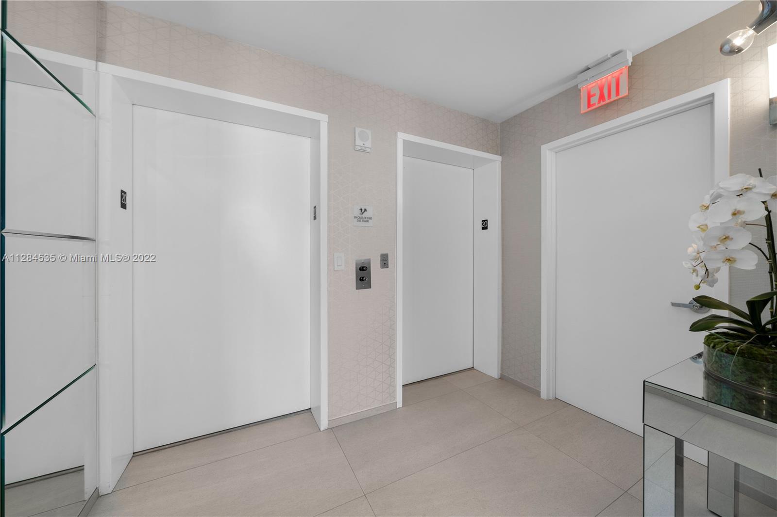 CONTINUUM ON SOUTH BEACH - Residential