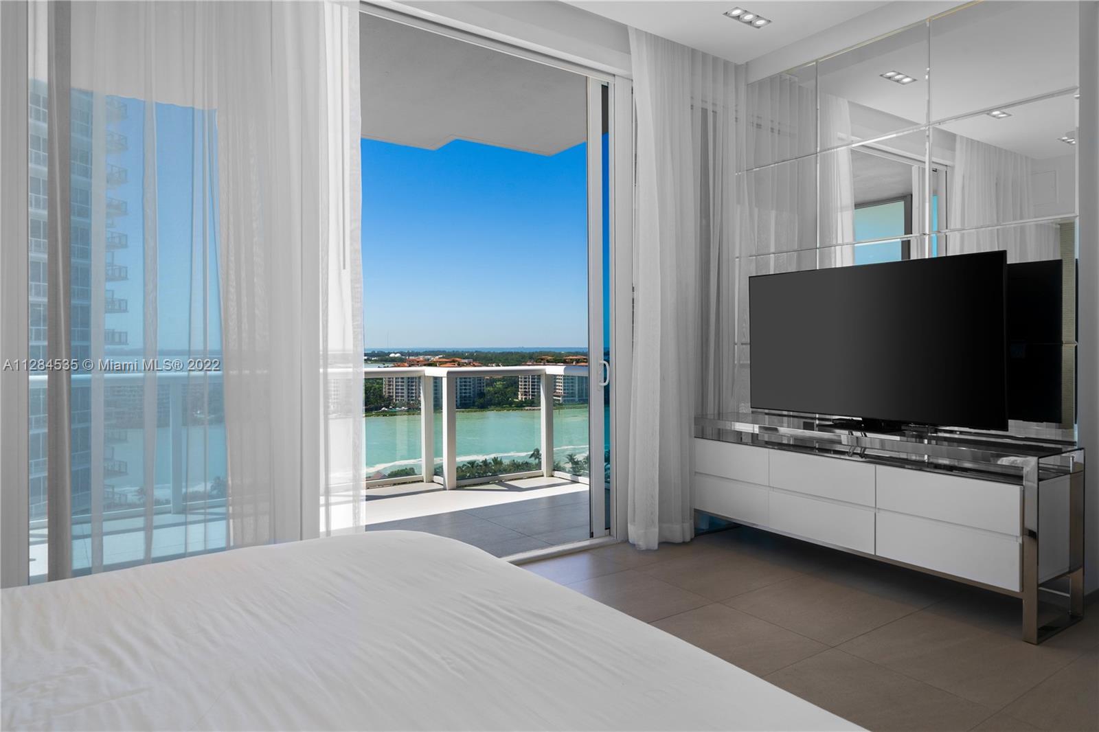 CONTINUUM ON SOUTH BEACH - Residential