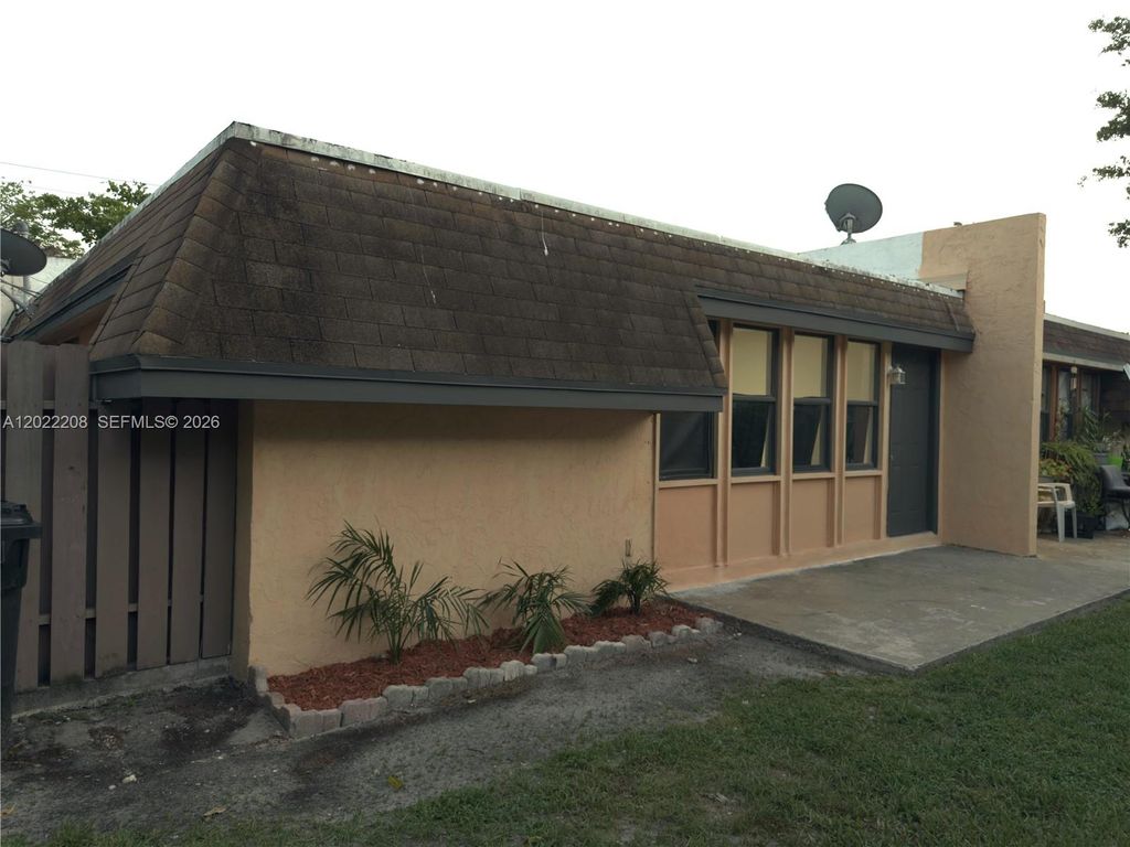 Photo of 1312 NW 8th Ave, Fort Lauderdale, FL 33311 (MLS # A12022208)