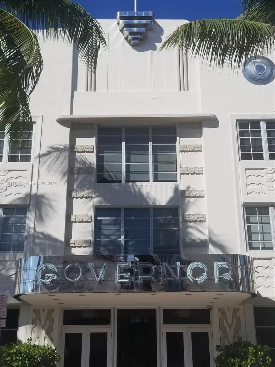 The art & culture community of Miami Beach. Clean, designer upgrades. Furniture can be removed. Modern kitchen and bathrooms. Washer/dryer and plenty of sunshine. Huge windows and extra large custom closets in both rooms. Convention Ctr, Bass Museum, Miami City Ballet, 3 blocks New World Symphony, Jackie Gleason Theater, MB Botanical Gardens, and the beach next to Setai on South Beach. Luxury amenities include 2 swimming pools with cabanas & showers, private gardens with original art deco fountain, full gym, private spa facilities, entertainment/game room, friendly concierge/security, free valet parking including guests and beach concierge including loungers and an umbrella! Less than annual lease requires $400 fee.