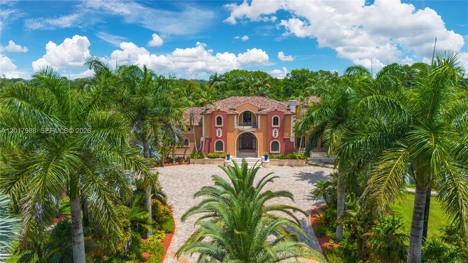REDLAND ESTATE W/ GROTTO - Residential