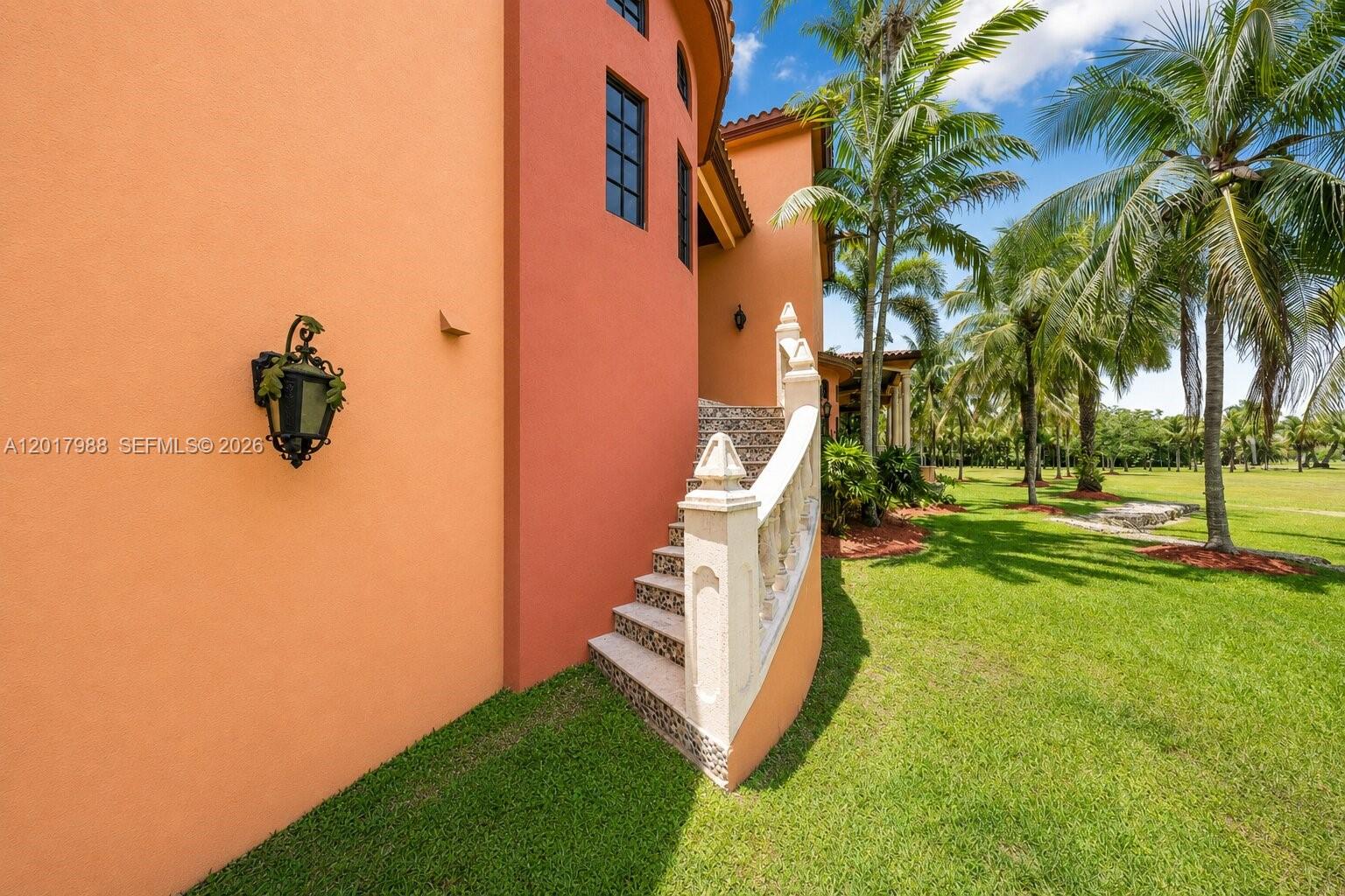 REDLAND ESTATE W/ GROTTO - Residential