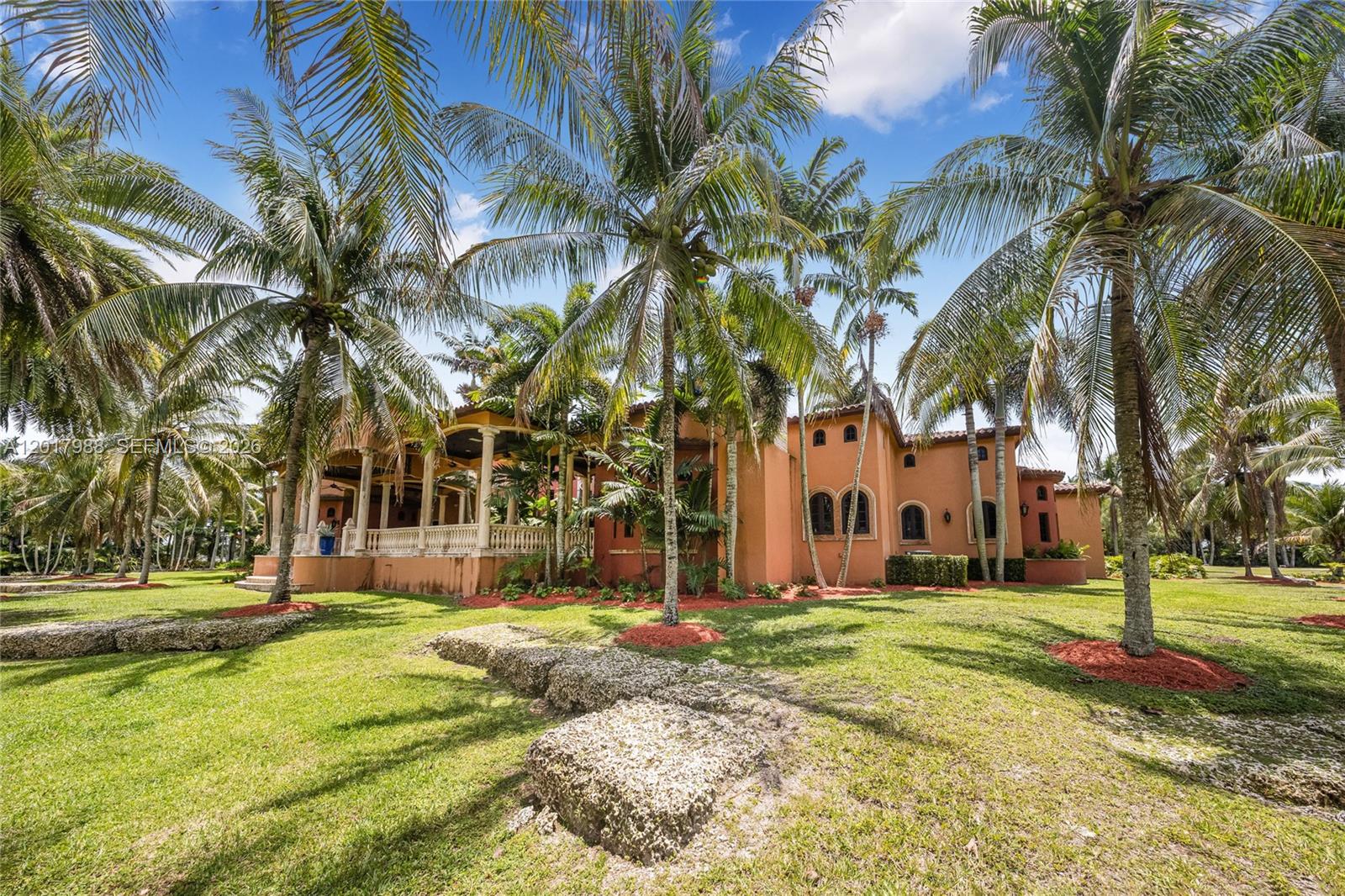 REDLAND ESTATE W/ GROTTO - Residential