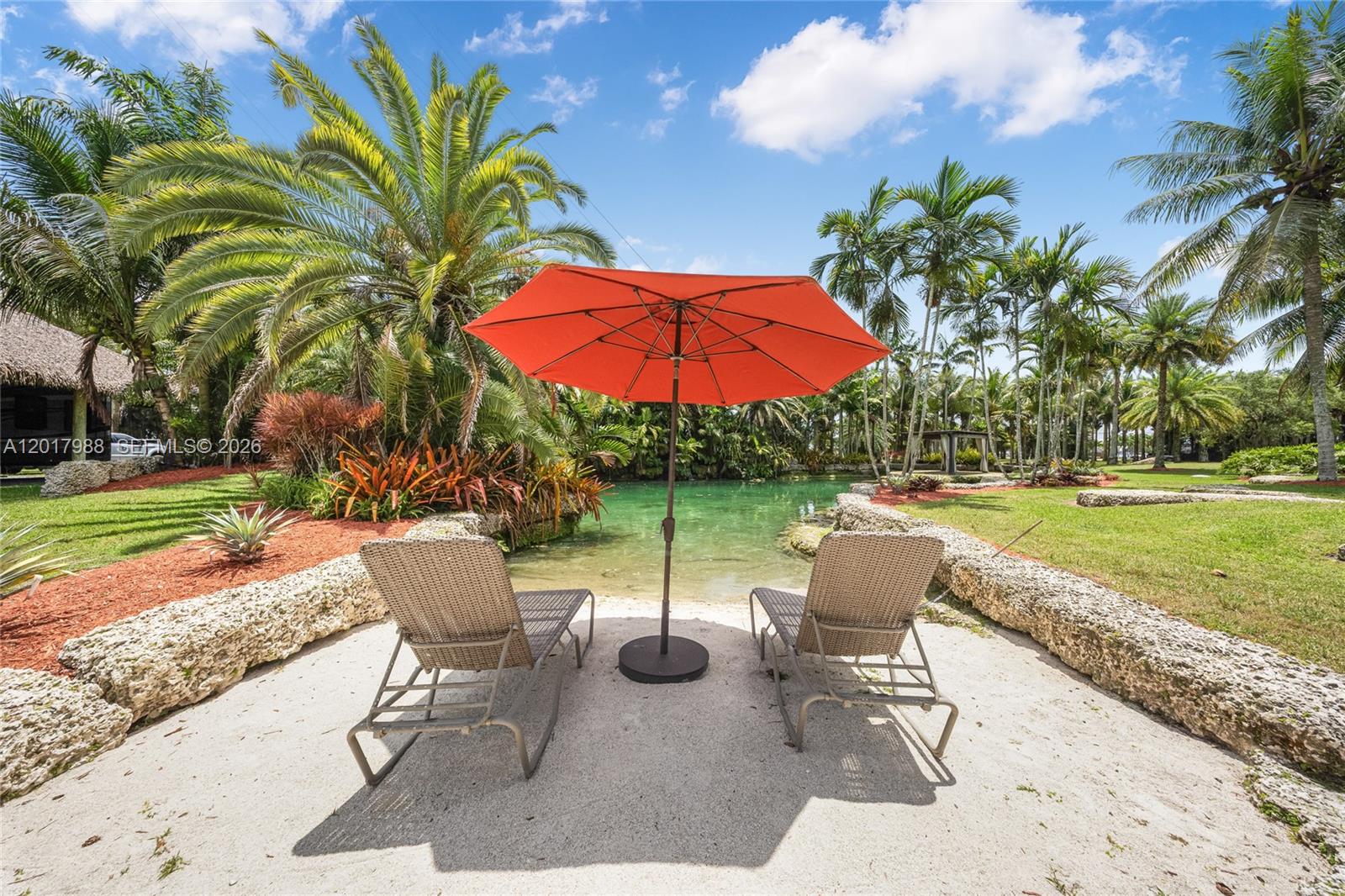 REDLAND ESTATE W/ GROTTO - Residential