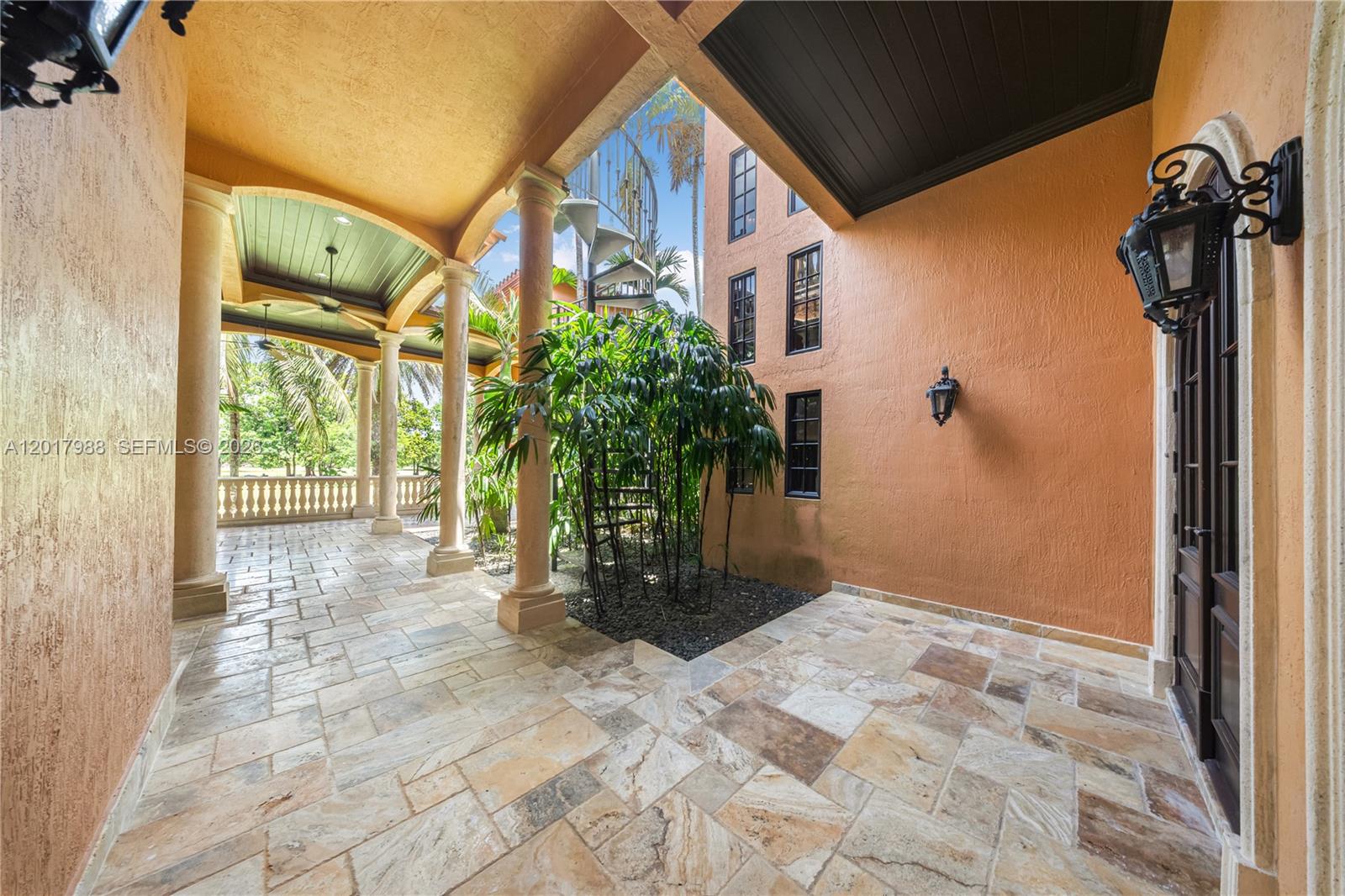 REDLAND ESTATE W/ GROTTO - Residential