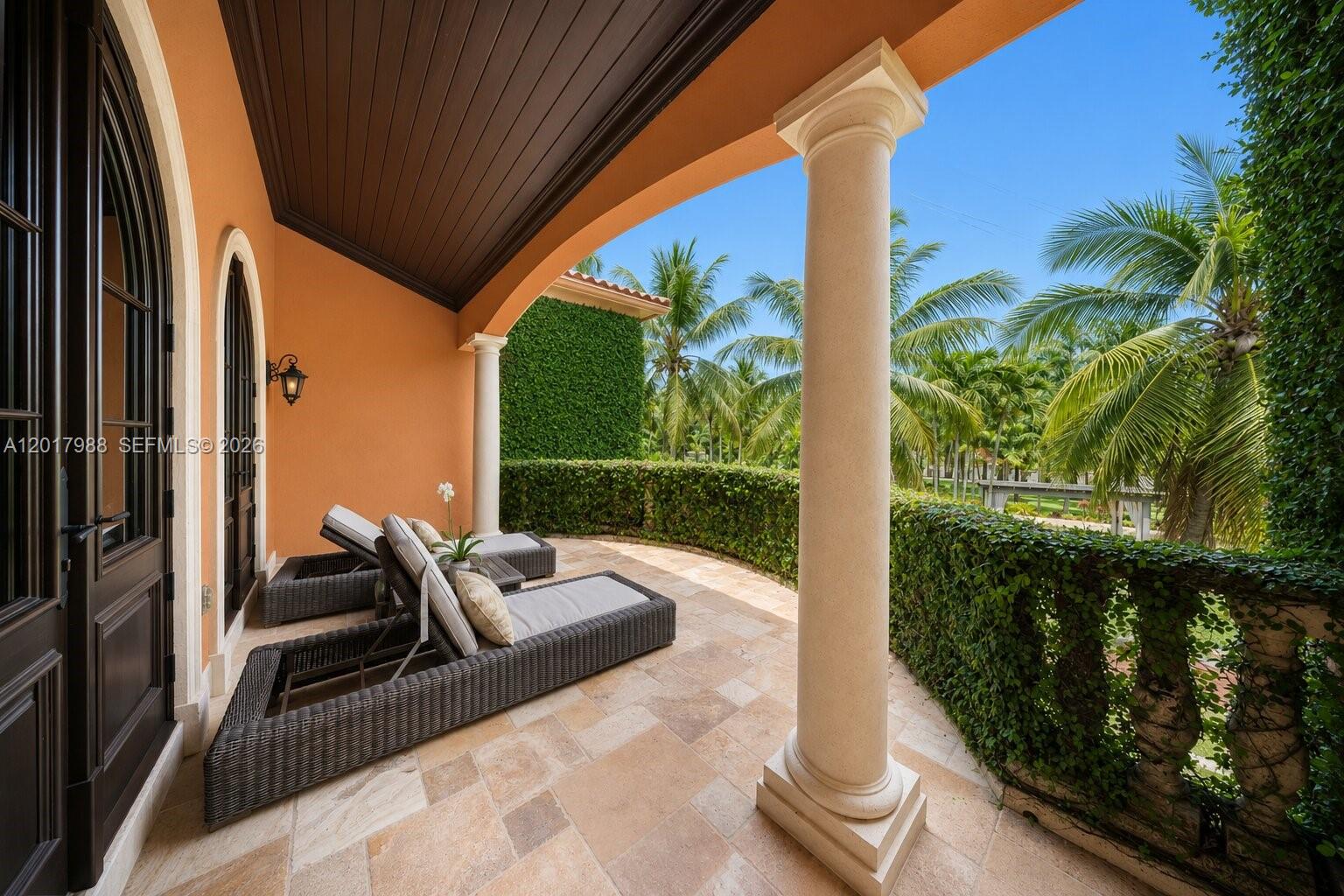 REDLAND ESTATE W/ GROTTO - Residential