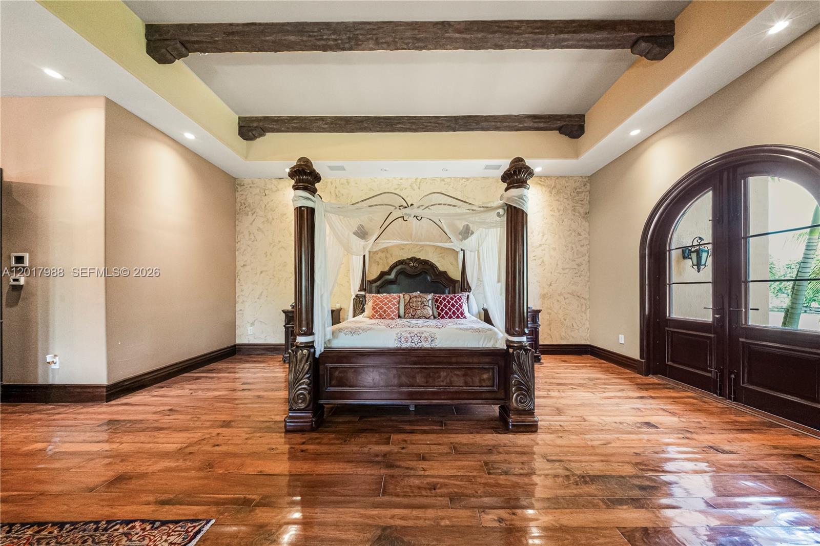 REDLAND ESTATE W/ GROTTO - Residential