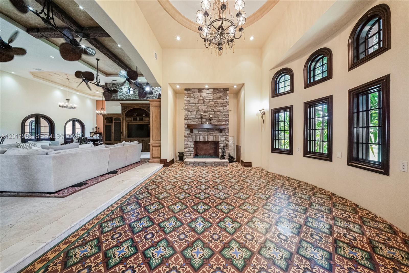 REDLAND ESTATE W/ GROTTO - Residential