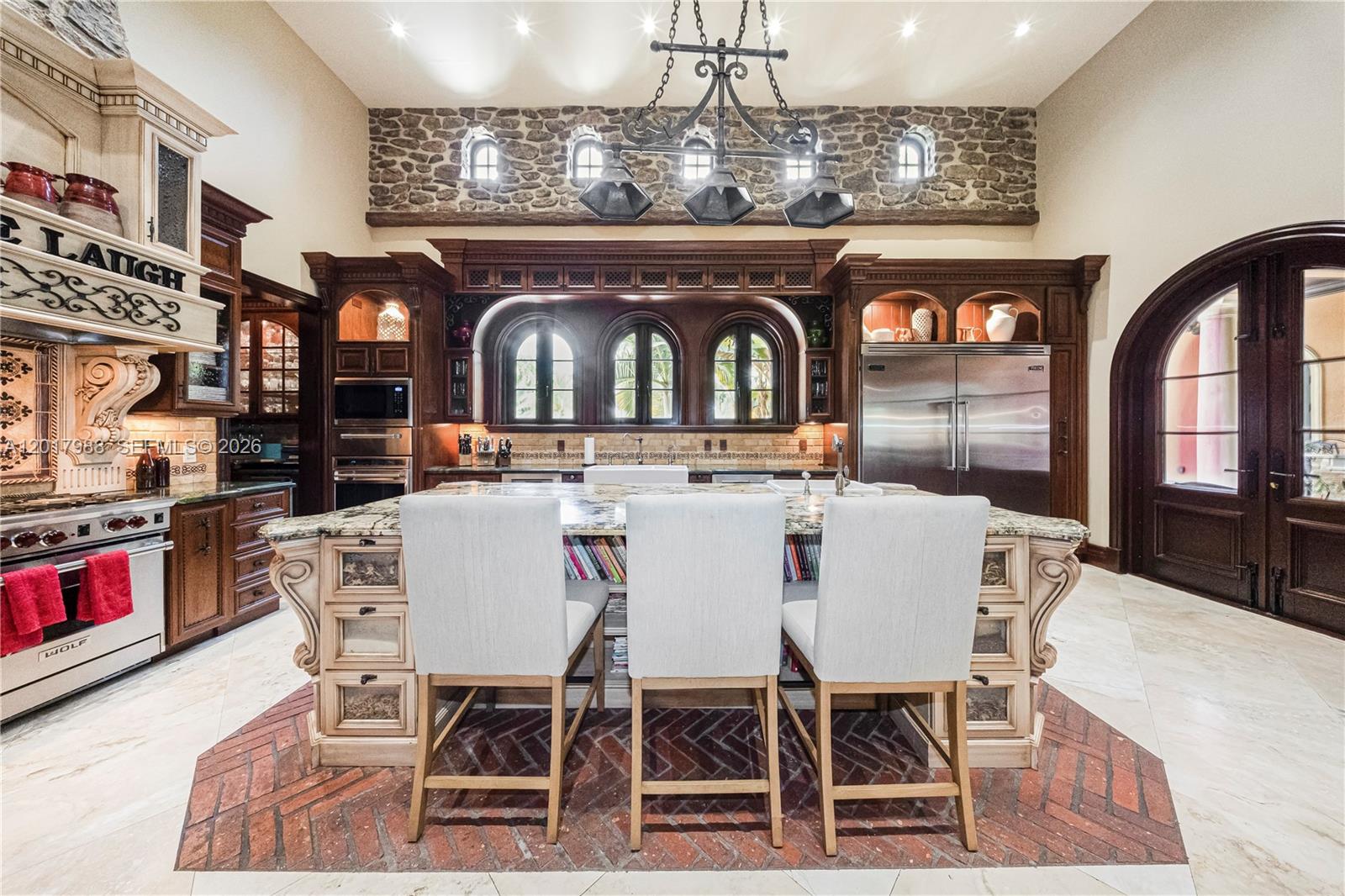 REDLAND ESTATE W/ GROTTO - Residential