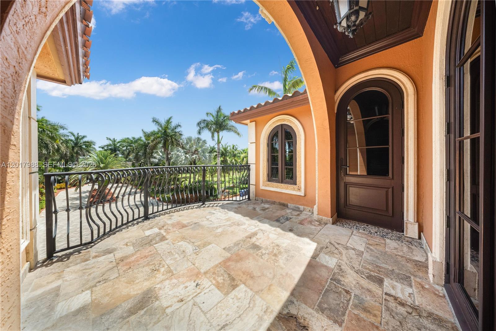 REDLAND ESTATE W/ GROTTO - Residential