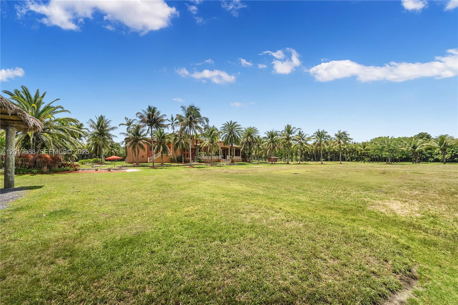 REDLAND ESTATE W/ GROTTO - Residential