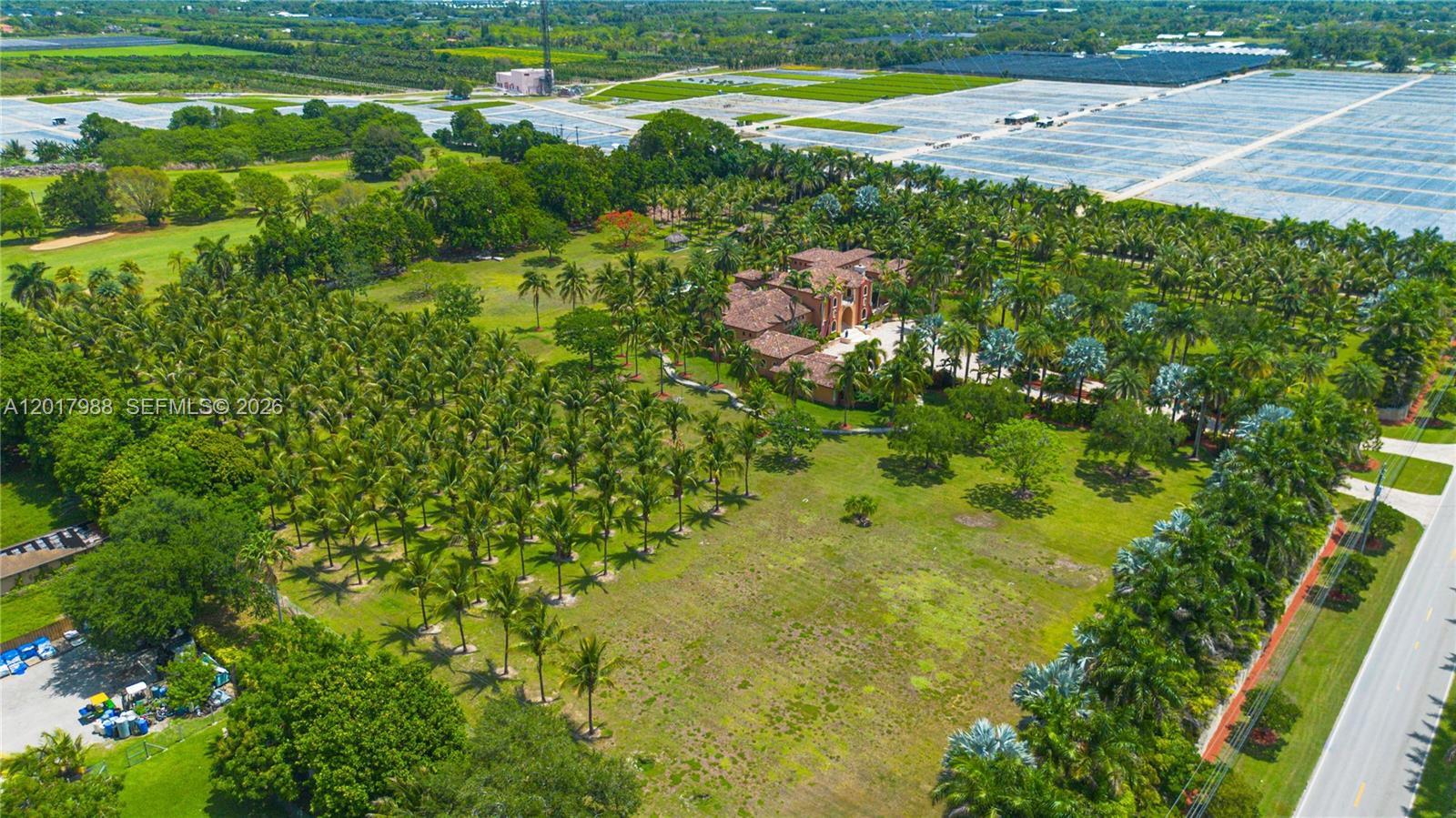 REDLAND ESTATE W/ GROTTO - Residential
