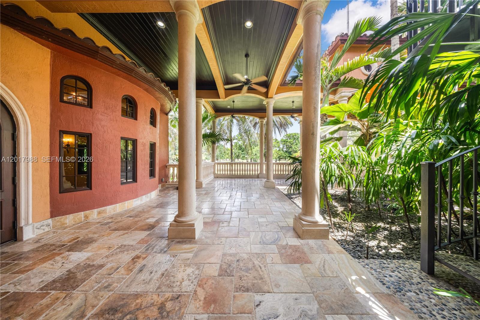 REDLAND ESTATE W/ GROTTO - Residential