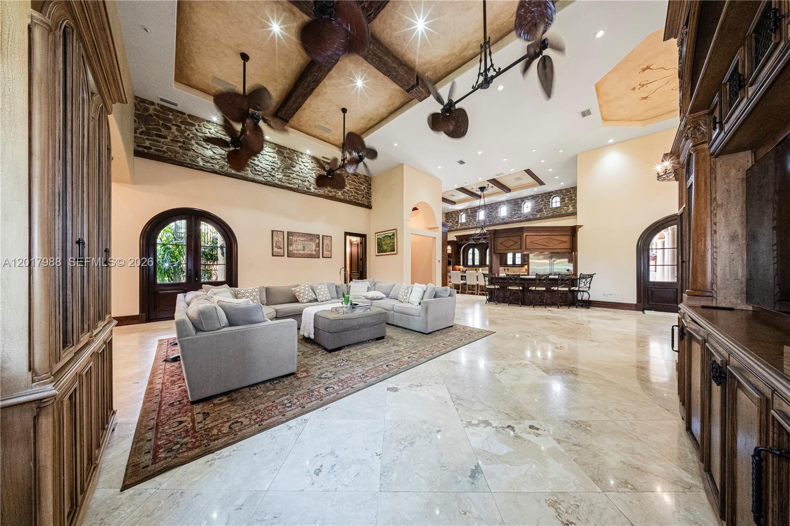 REDLAND ESTATE W/ GROTTO - Residential