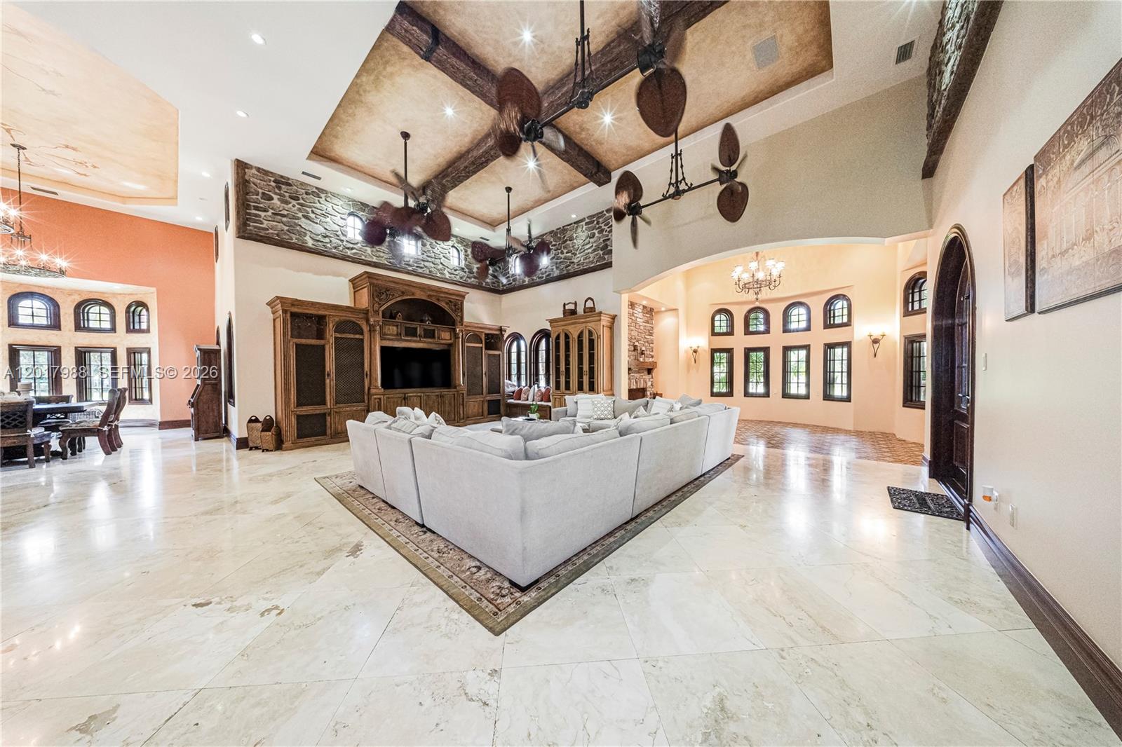REDLAND ESTATE W/ GROTTO - Residential
