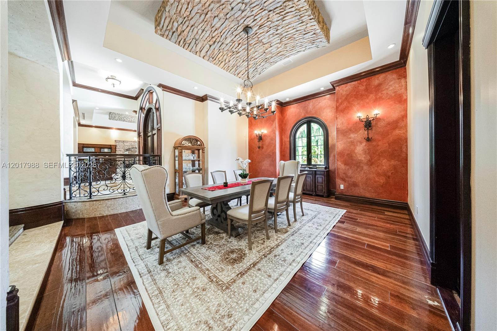 REDLAND ESTATE W/ GROTTO - Residential