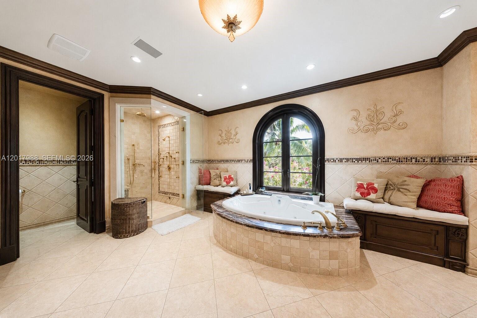 REDLAND ESTATE W/ GROTTO - Residential