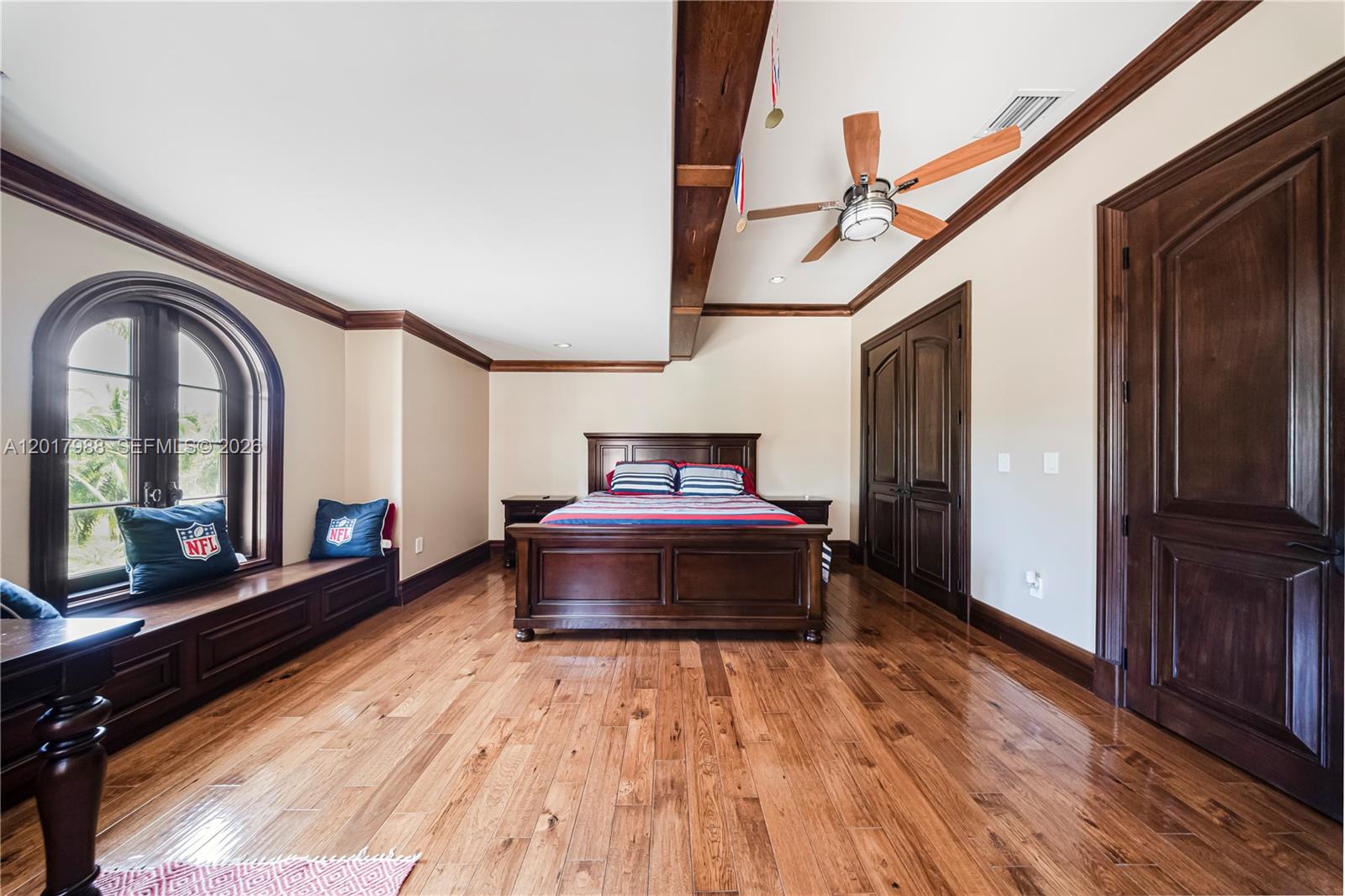 REDLAND ESTATE W/ GROTTO - Residential