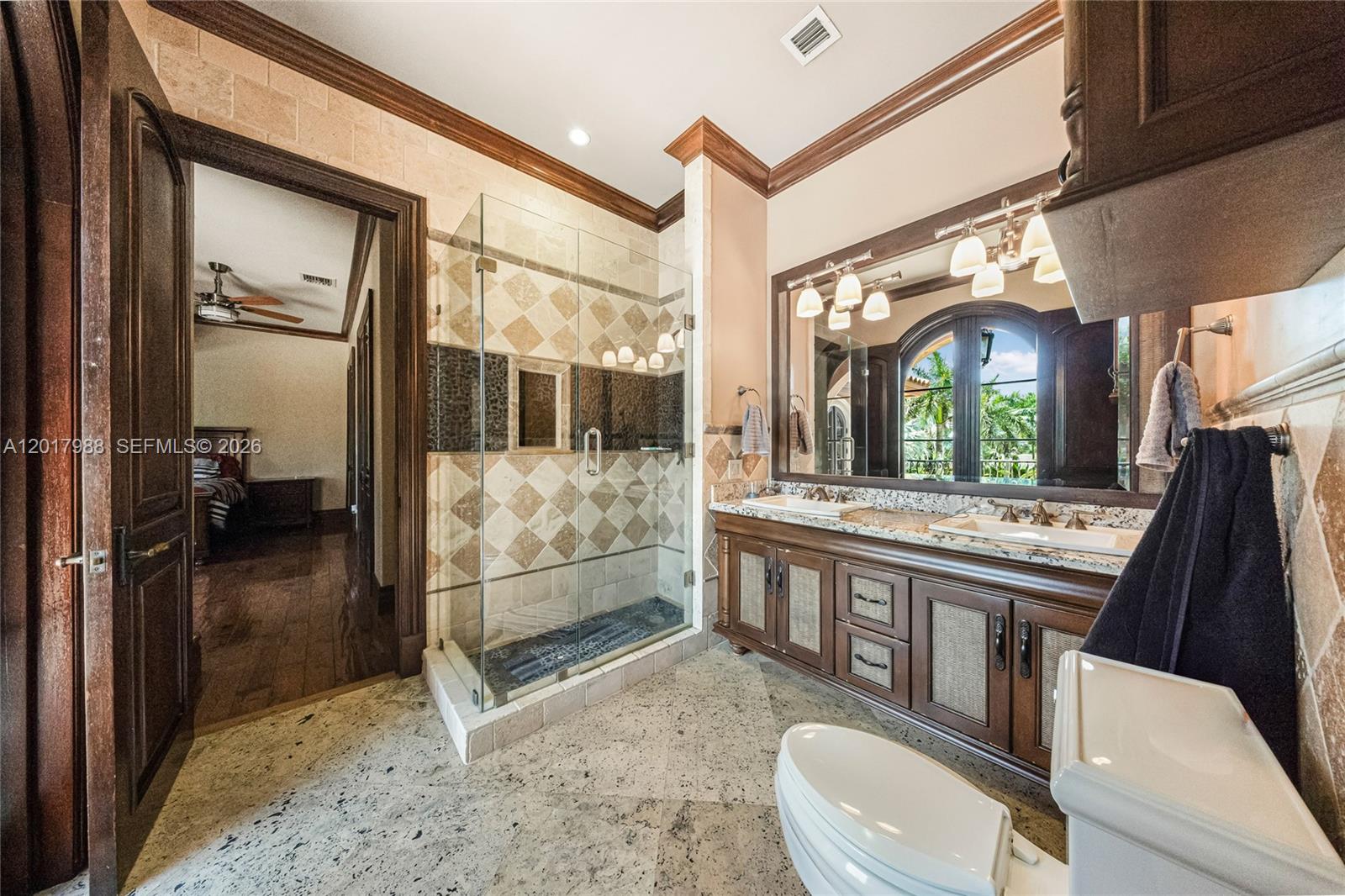 REDLAND ESTATE W/ GROTTO - Residential