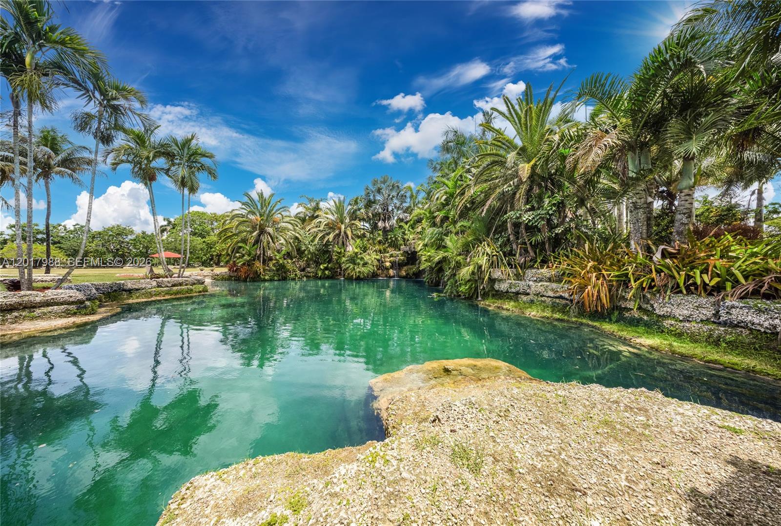 REDLAND ESTATE W/ GROTTO - Residential