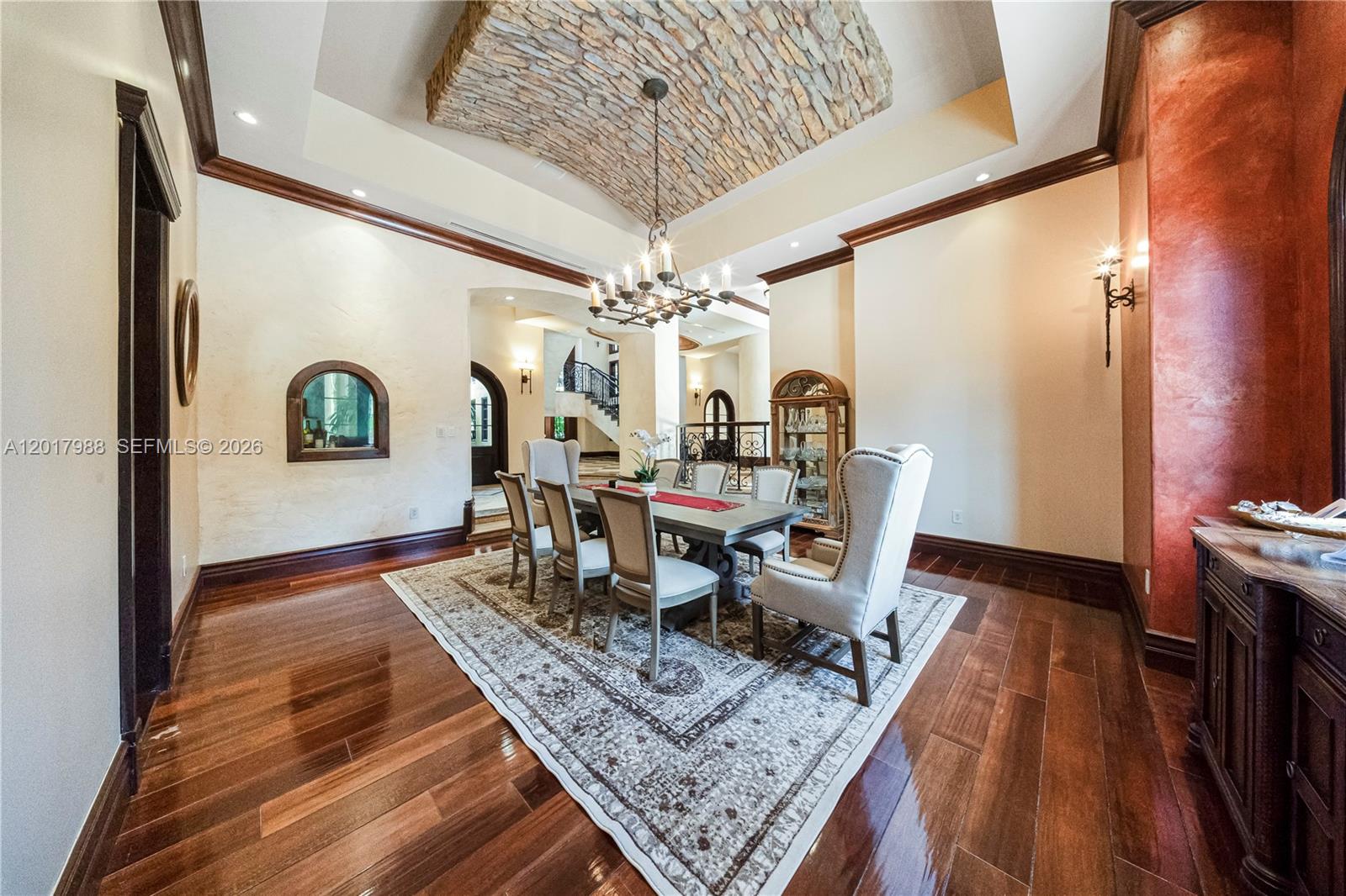 REDLAND ESTATE W/ GROTTO - Residential