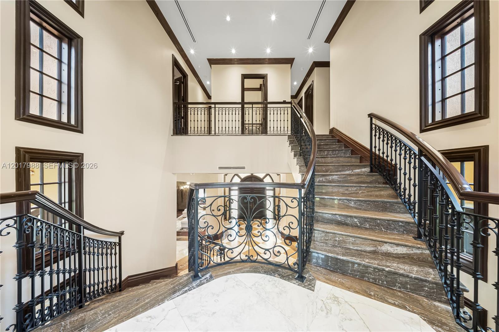 REDLAND ESTATE W/ GROTTO - Residential