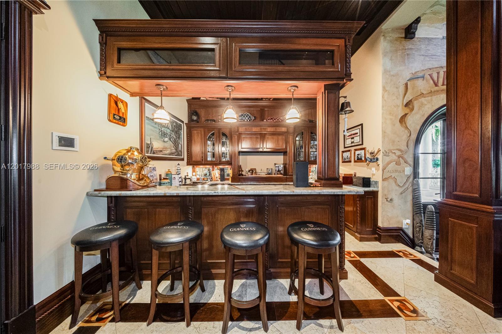 REDLAND ESTATE W/ GROTTO - Residential