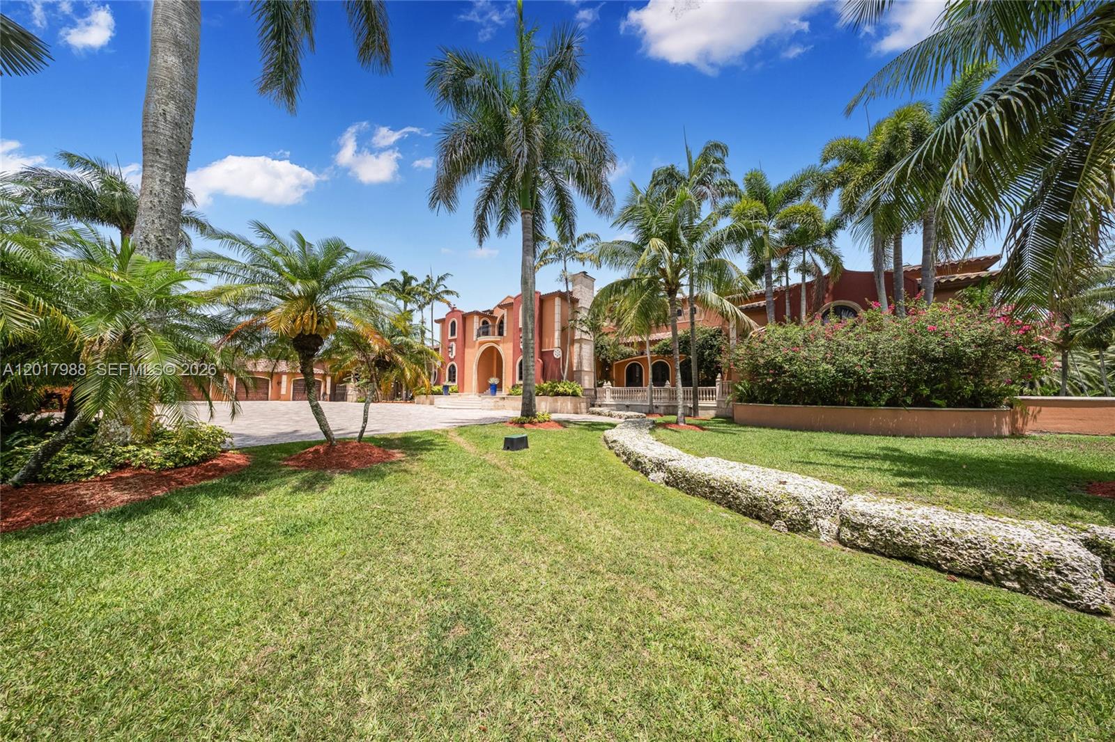 REDLAND ESTATE W/ GROTTO - Residential