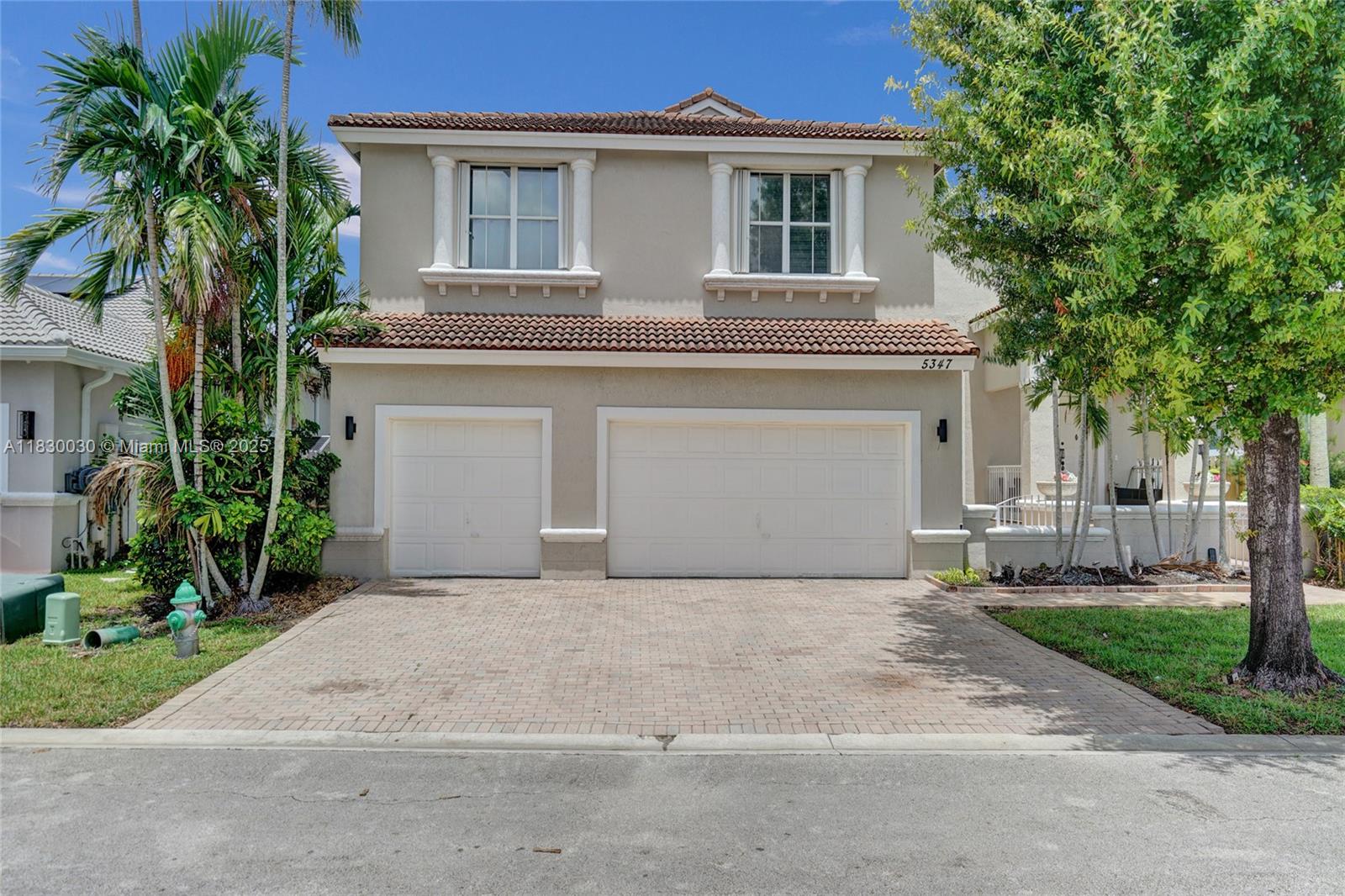 5347 SW 32nd Ter