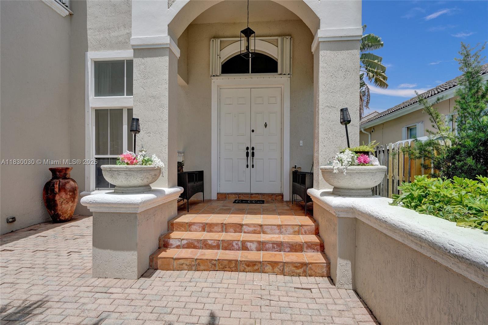 5347 SW 32nd Ter