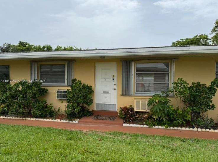 Property for Sale at 2241 Monroe St 11, Hollywood, Broward County, Florida - Bedrooms: 1 
Bathrooms: 1  - $129,500