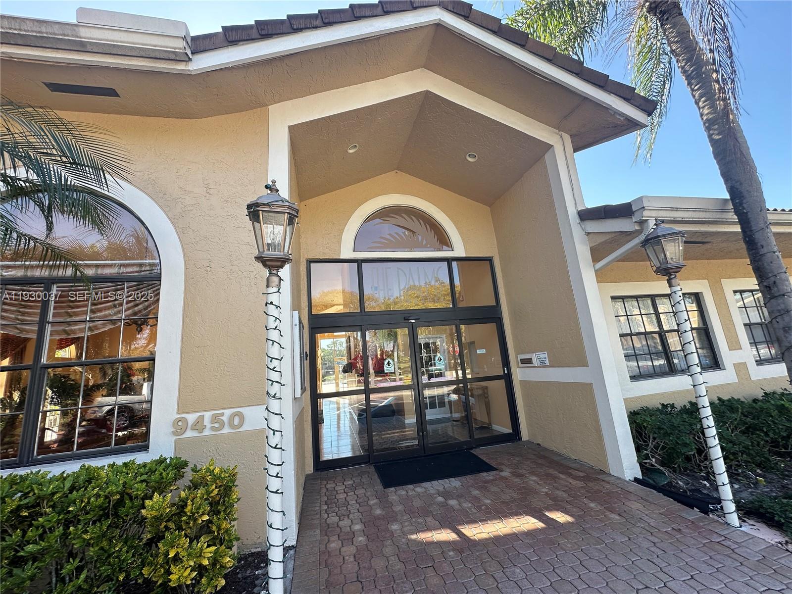 PALMS OF PEMBROKE CONDO - Residential Lease